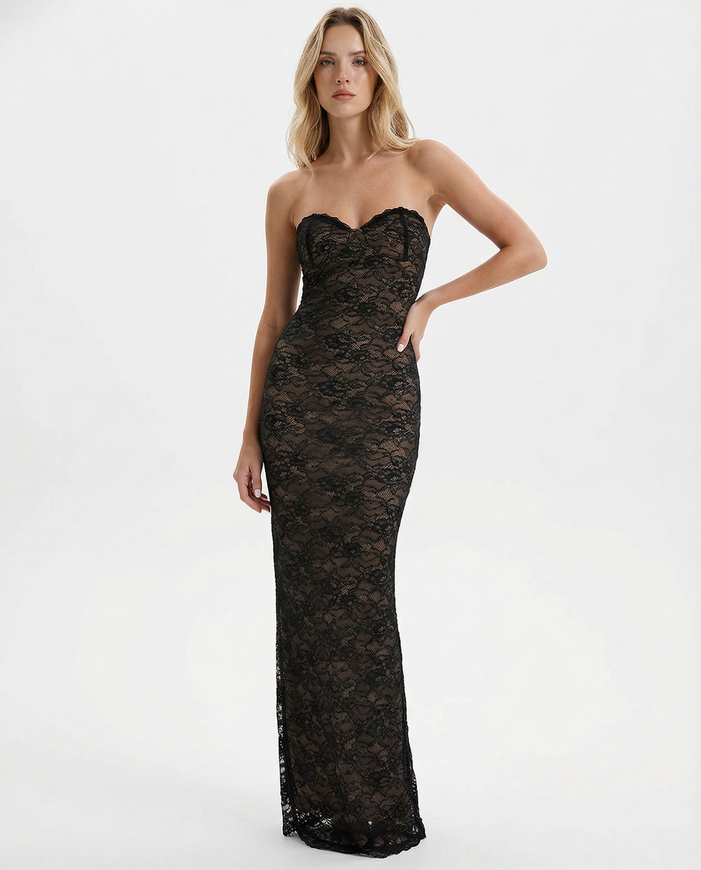 LACE MUSE - Vestido Maxi Corsé de Encaje.