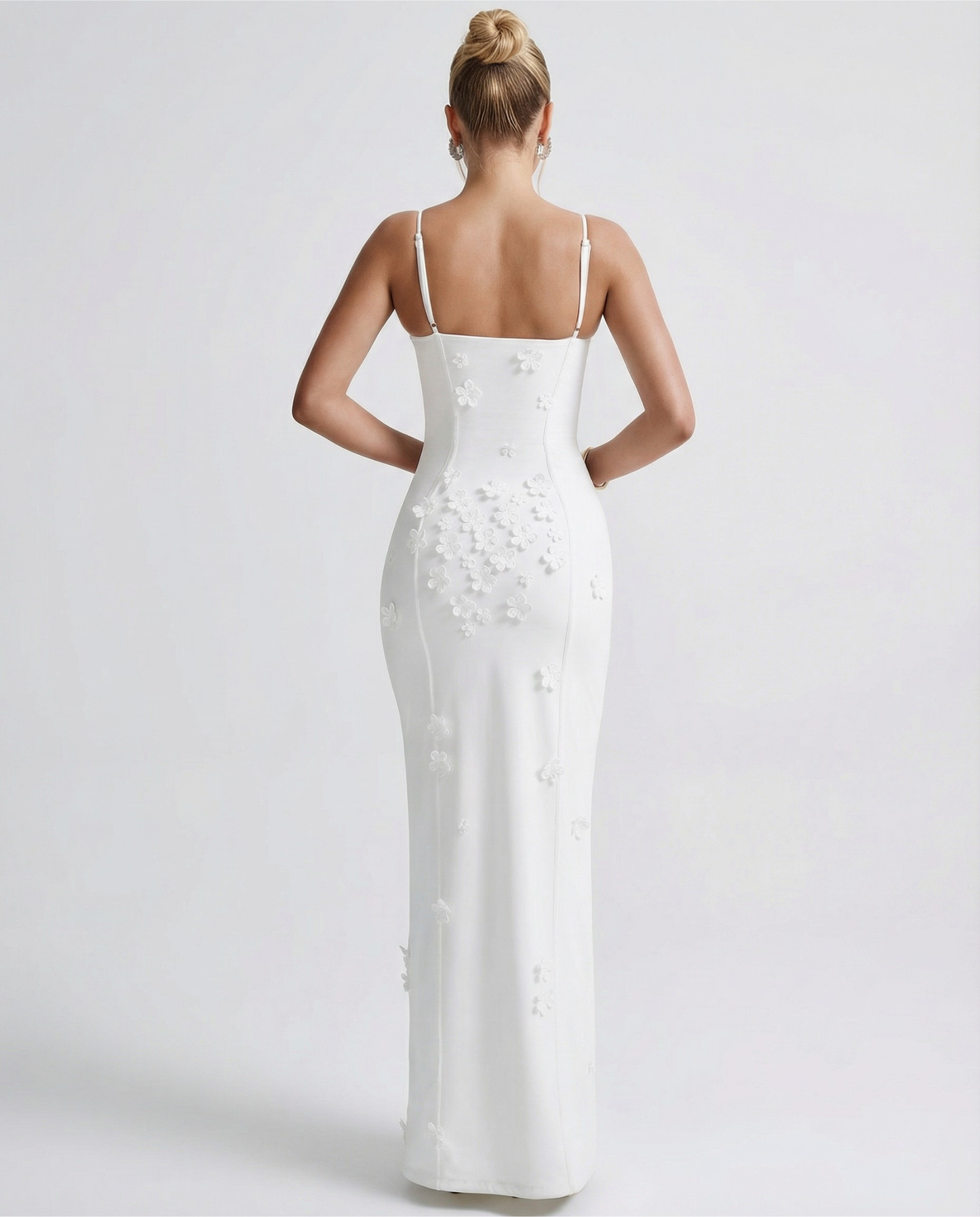 ARIA LUNA SLIT - Vestido Maxi Corsé con Aplicaciones Florales y Abertura