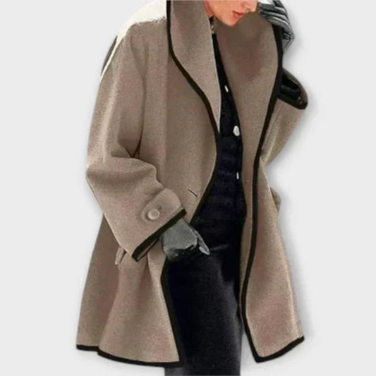 GABRIELA - Abrigo Oversize con Ribetes a Contraste