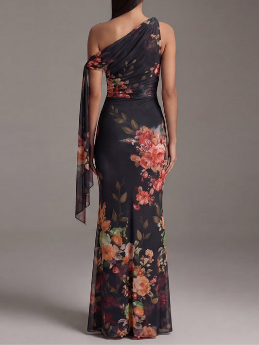 Vestido Largo con Un Solo Hombro de Gasa Plisada Negra con Elegante Estampado