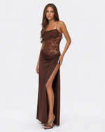 LUNA MUSE - Vestido Maxi de Encaje con Falda Drapeada y Abertura