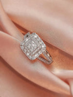 Alicia – Anillo de Halo Cuadrado con Pavé Brillante