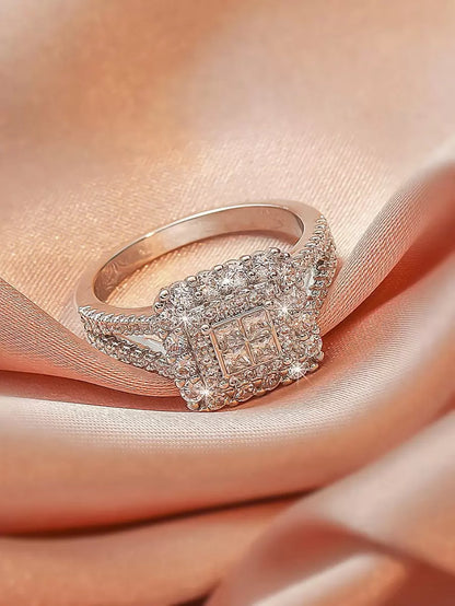 Alicia – Anillo de Halo Cuadrado con Pavé Brillante