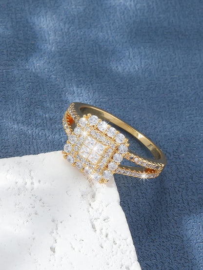 Alicia – Anillo de Halo Cuadrado con Pavé Brillante