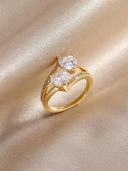 Carolina – Anillo en Capas de Diseño Romántico con Brillo Luminoso