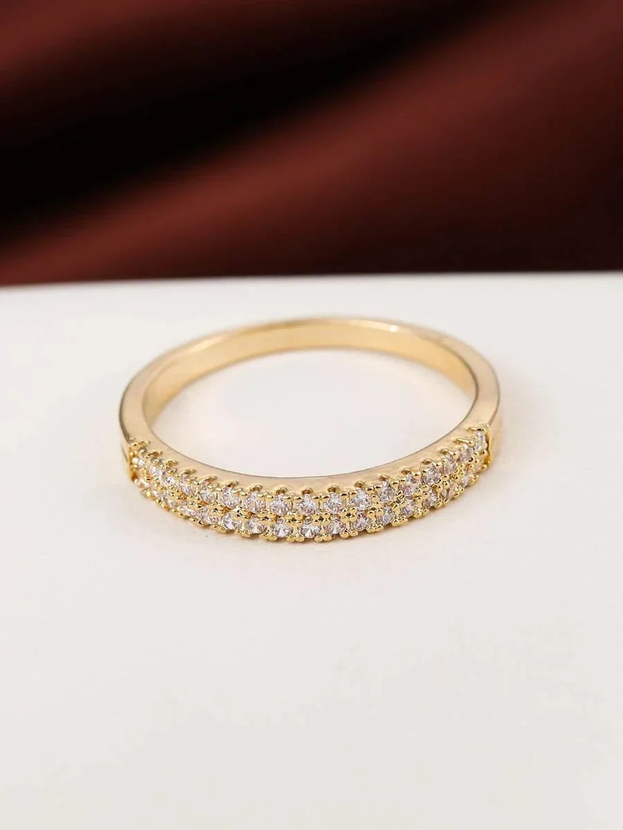 Clarian – Anillo Atemporal con Brillo Tipo Diamante