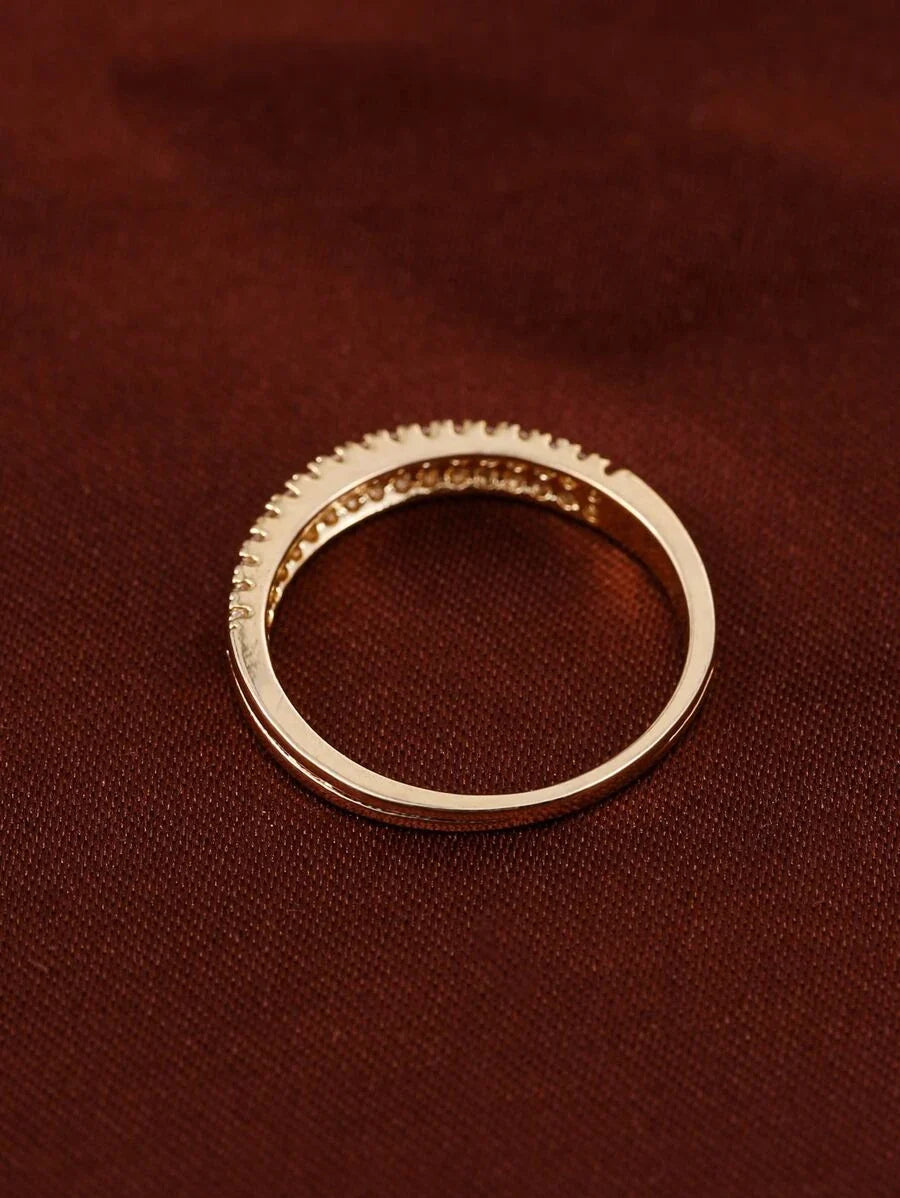 Clarian – Anillo Atemporal con Brillo Tipo Diamante