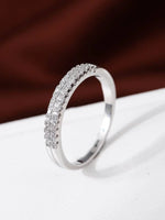 Clarian – Anillo Atemporal con Brillo Tipo Diamante