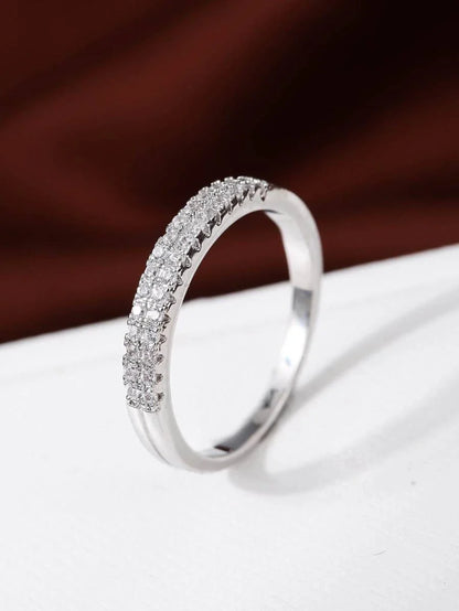 Clarian – Anillo Atemporal con Brillo Tipo Diamante