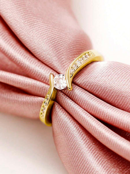 Clara – Anillo delicado con brillo de zirconia cúbica