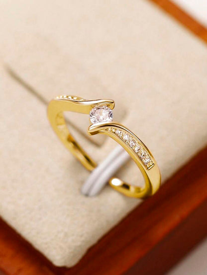 Clara – Anillo delicado con brillo de zirconia cúbica
