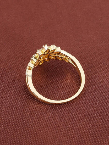 Daniela – Anillo Corona Elegante con Brillo Refinado