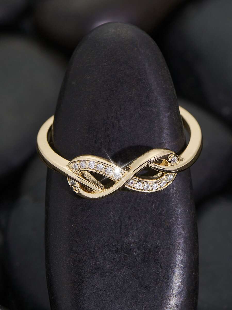 Laura – Anillo Infinito con Piedras Brillantes y Diseño Delicado