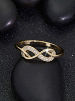 Laura – Anillo Infinito con Piedras Brillantes y Diseño Delicado