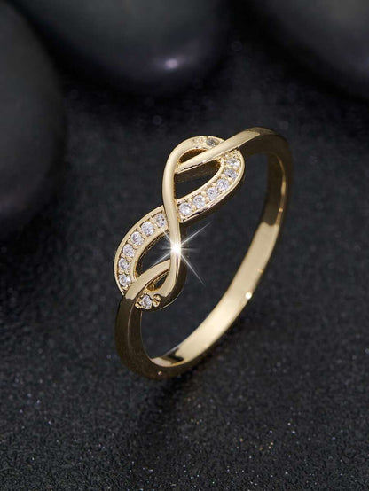 Laura – Anillo Infinito con Piedras Brillantes y Diseño Delicado