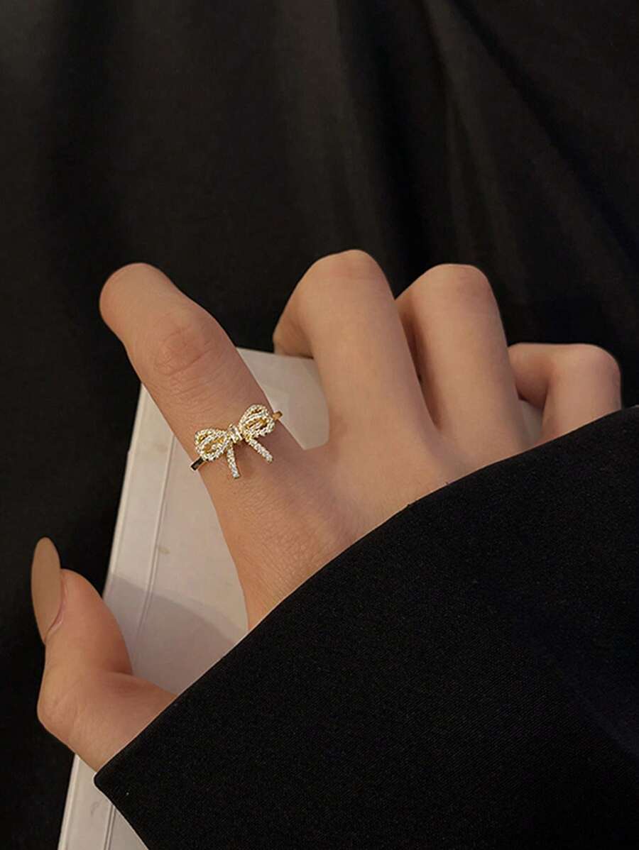 Gabriela – Anillo con Lazo de Zirconia de Estilo Vintage