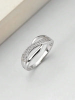 HELEN – Anillo Clásico de Zirconia con Acabado Dorado