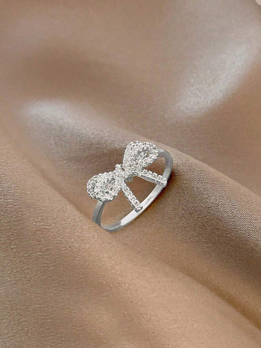 Gabriela – Anillo con Lazo de Zirconia de Estilo Vintage