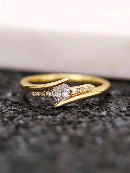 Clara – Anillo delicado con brillo de zirconia cúbica