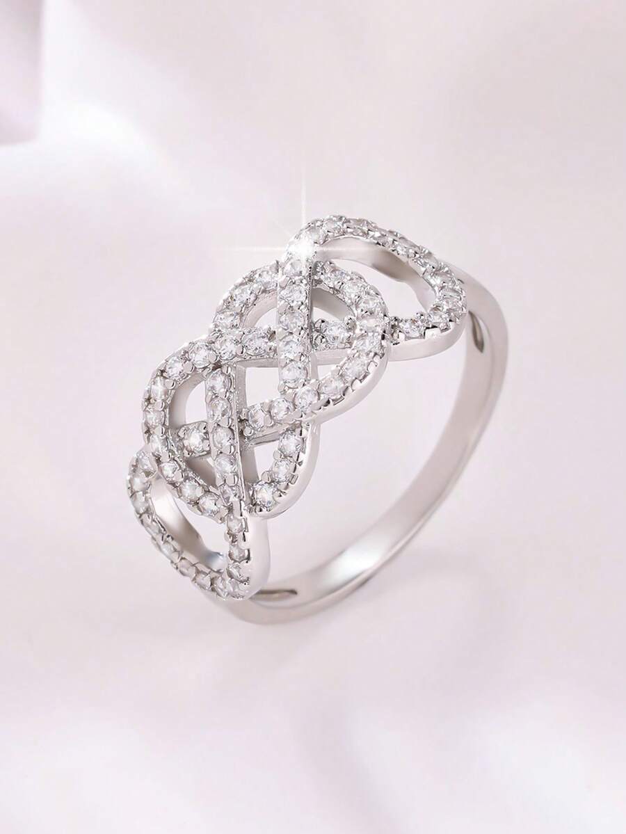 Laura – Anillo Infinito con Piedras Brillantes y Diseño Delicado
