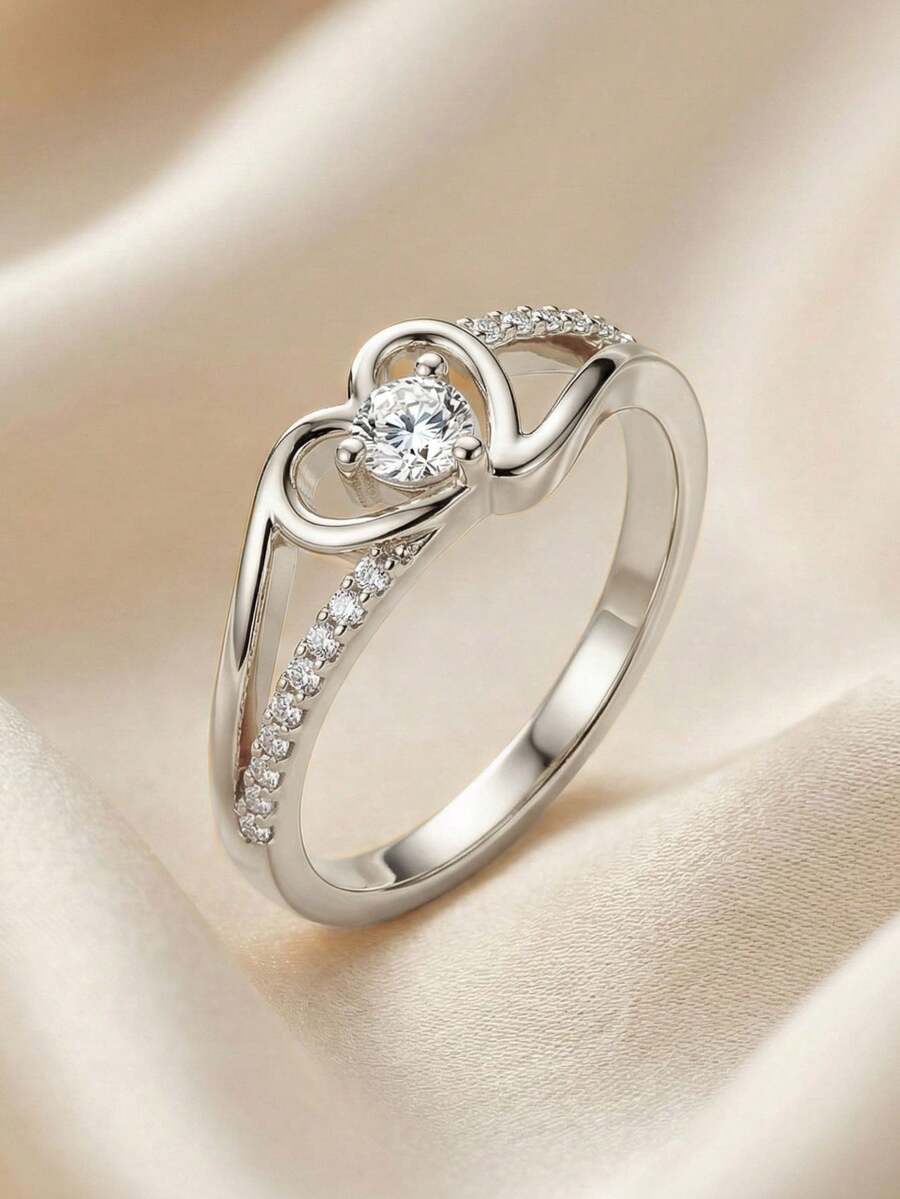 Lucía – Anillo de Corazón con Zirconia Cúbica Brillante