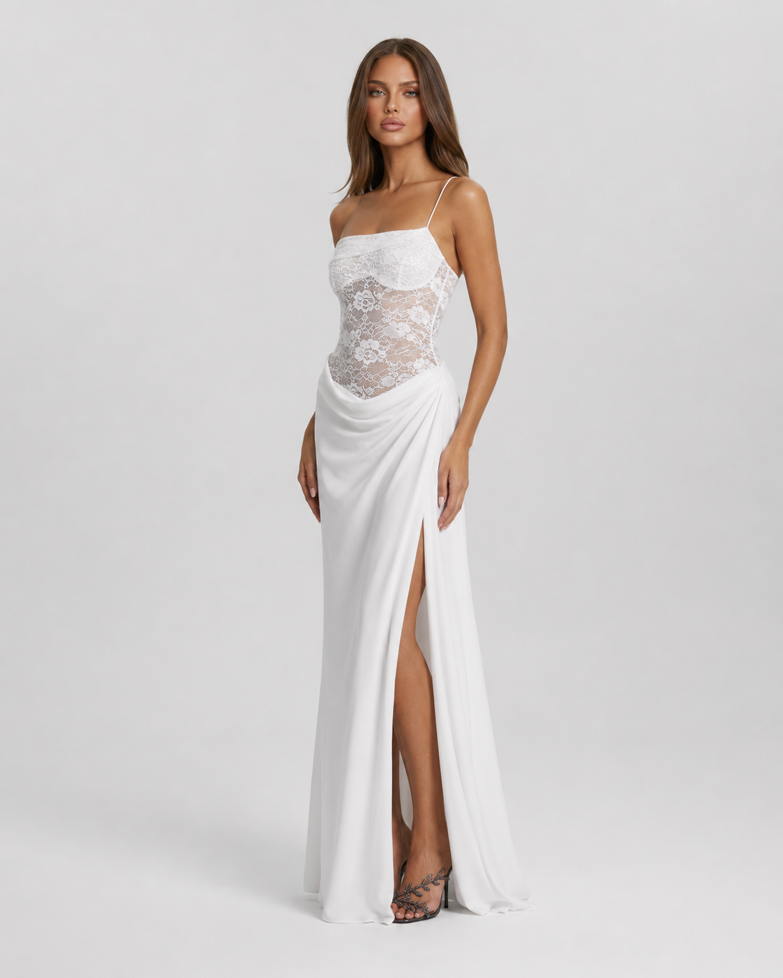 LUNA MUSE - Vestido Maxi de Encaje con Falda Drapeada y Abertura