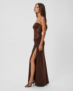 LUNA MUSE - Vestido Maxi de Encaje con Falda Drapeada y Abertura