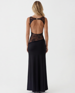 ARIA VEIL CUT - Vestido Maxi con Encaje y Espalda Abierta