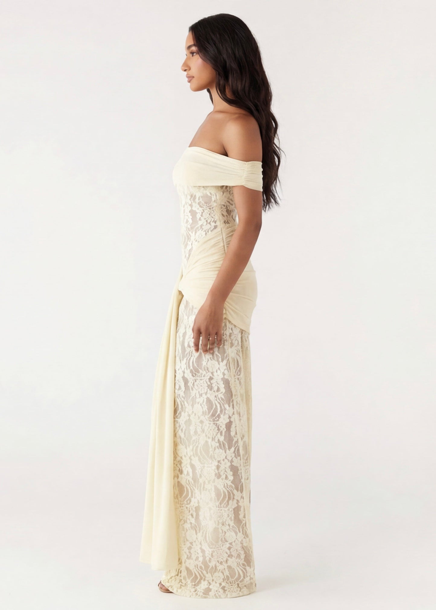 ARIA LACE GOWN - Vestido Maxi de Encaje con Hombros Descubiertos