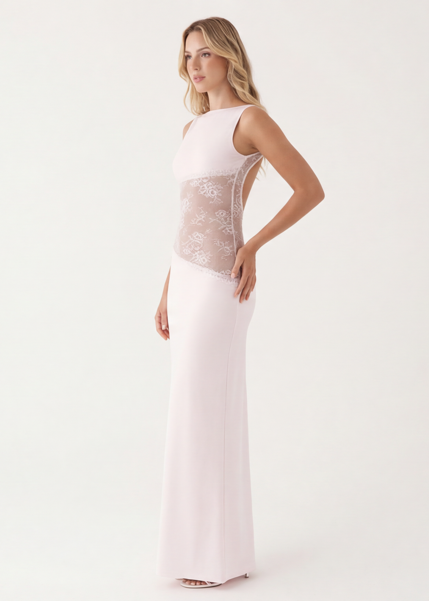 ARIA VEIL CUT - Vestido Maxi con Encaje y Espalda Abierta