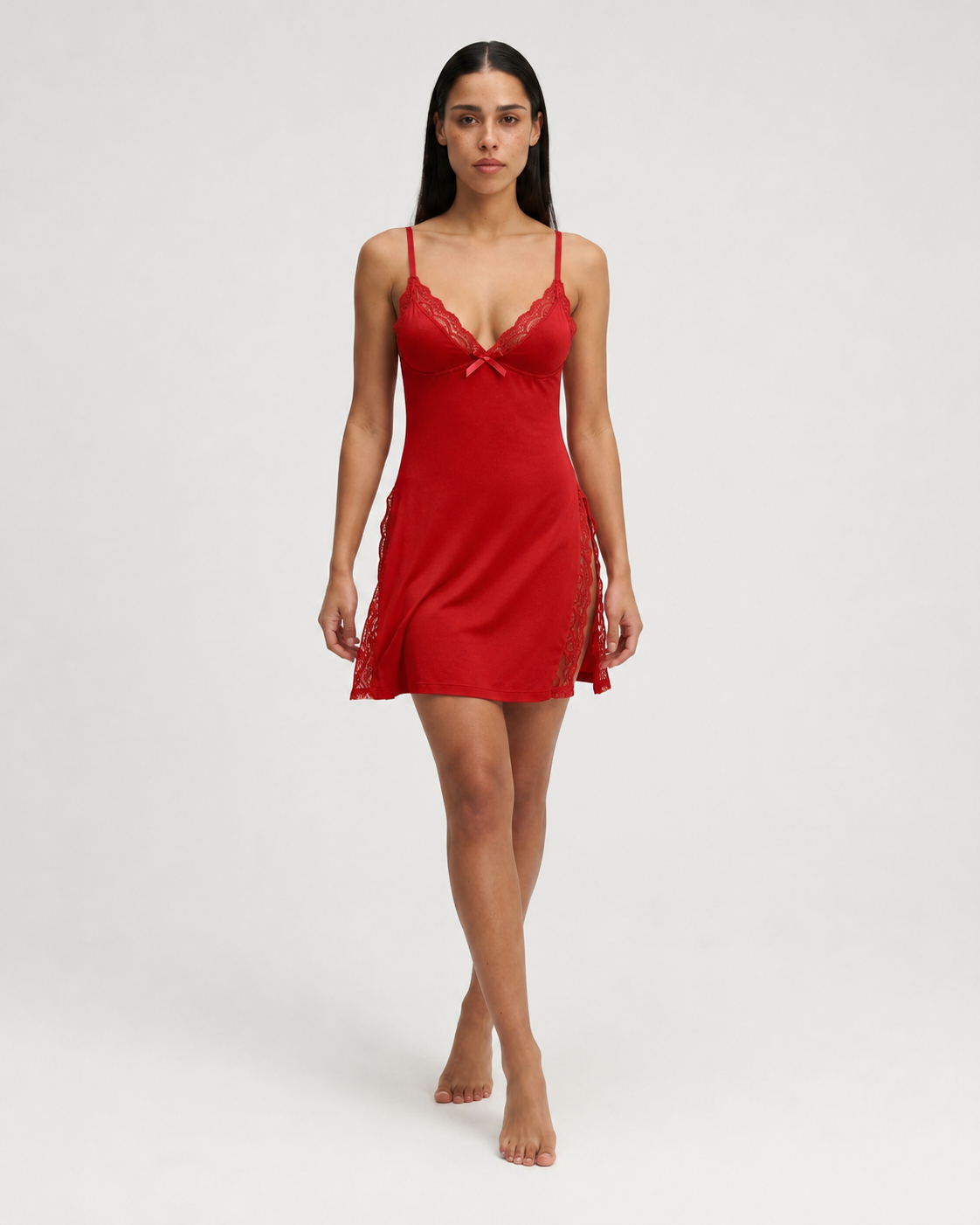 LUCÍA - Camisón de Encaje con Abertura Lateral