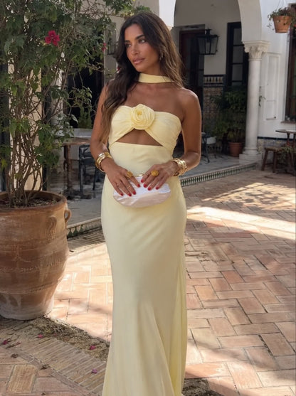 Vestido Maxi Halter con Rosa Corsage - S