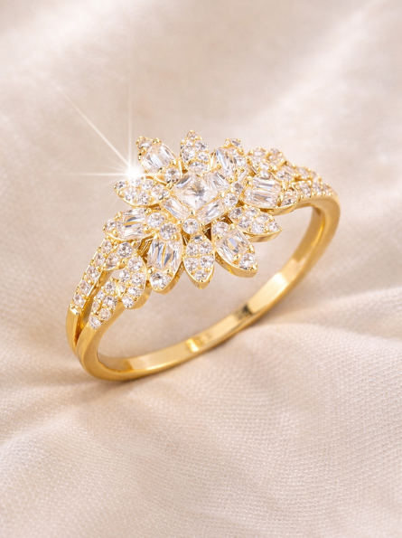 Daniela – Anillo Corona Elegante con Brillo Refinado