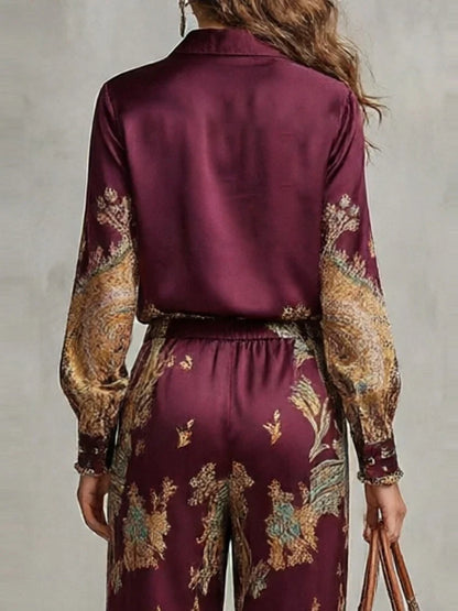 Chiara | Conjunto retro en raso paisley con cuello solapa