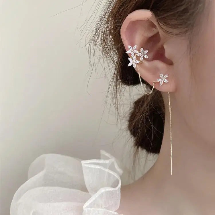 Pendientes de flores elegantes detalle