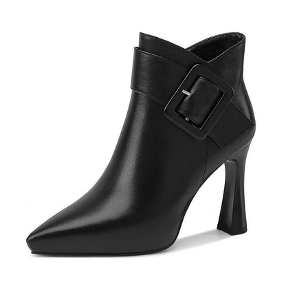 CARLA - Botines de Piel Vegana con Maxi Hebilla y Tacón Esculpido de 10 cm