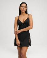 LUCÍA - Camisón de Encaje con Abertura Lateral