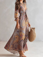 Jacinta | Vestido Largo de Gasa con Escote en V y Estampado Paisley, con Elegante Detalle Fruncido