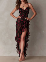 Ilara | Elegante Vestido Negro y Rojo con Estampado Floral y Volantes en el Bajo