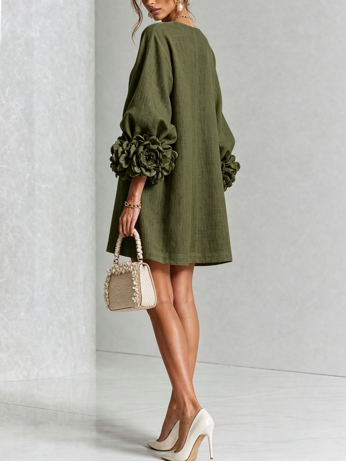 Vestido mini camisero floral verde oliva con puños florales llamativos