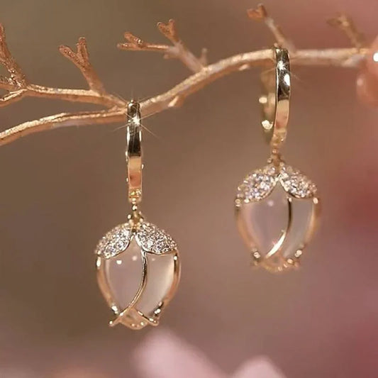 Pendientes Margot — Tulipán Blanco y Circonitas