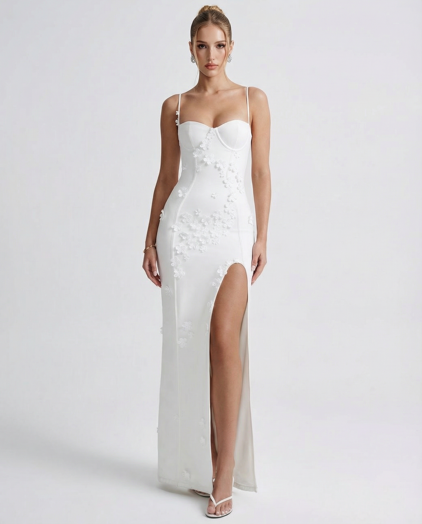 ARIA LUNA SLIT - Vestido Maxi Corsé con Aplicaciones Florales y Abertura