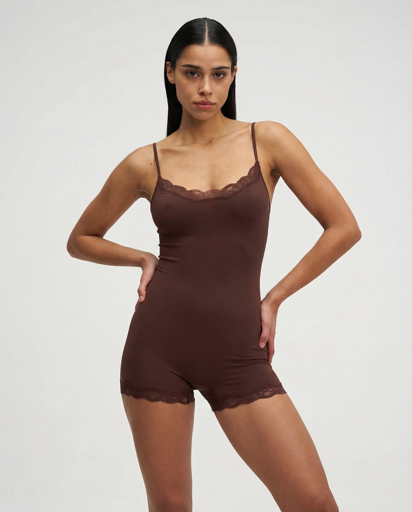MIREYA - Mono Pijama Corto con Encaje