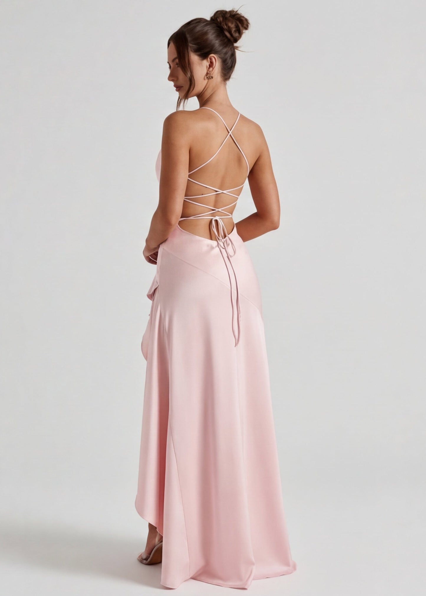 MUSE GOWN - Vestido Maxi Satinado con Espalda Cruzada y Abertura