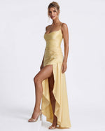 MUSE GOWN - Vestido Maxi Satinado con Espalda Cruzada y Abertura