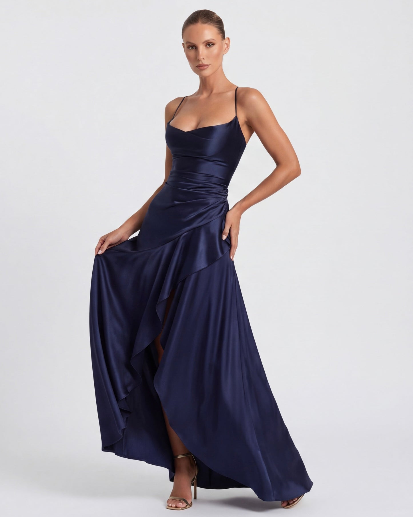 MUSE GOWN - Vestido Maxi Satinado con Espalda Cruzada y Abertura