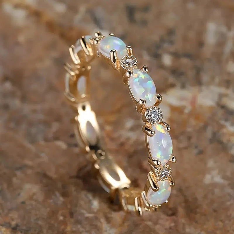 Anillo Solène — Eternidad Dorado y Ópalo