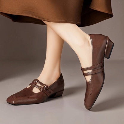 Marisol | Zapato Mary Jane de Doble Tira con Detalle Brogue