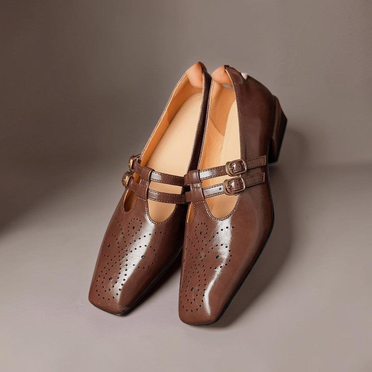 Marisol | Zapato Mary Jane de Doble Tira con Detalle Brogue