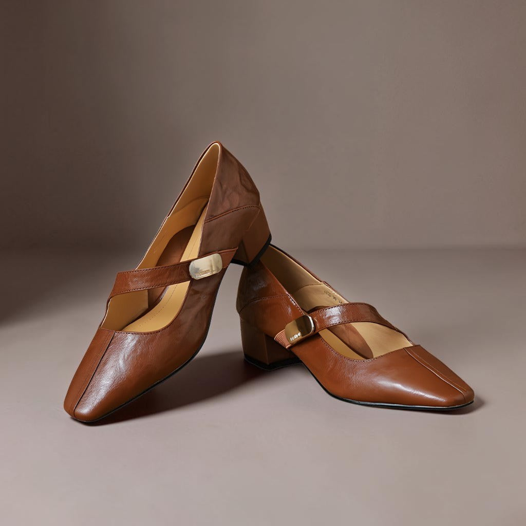 Quera | Zapato Mary Jane de Puntera Cuadrada Cincelada